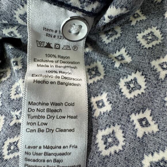 Jach's Girlfriend Large Short Sleeve Button Up Navy Blue and White Blouse - Picture 5 of 8